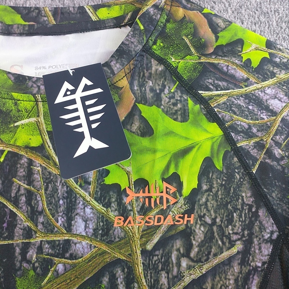 Bassdash Men Small Performance Fishing Shirt Camo Long Sleeve UPF 50+ NWT BG1253 - Picture 2 of 12